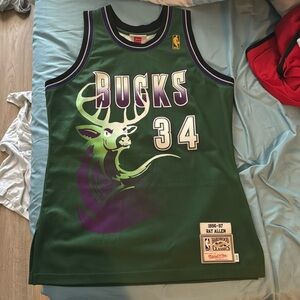 Ray Allen. Bucks jersey
